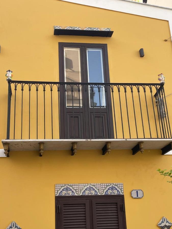 Casa Vacanze Donna Pina Villa Palermo Exteriör bild